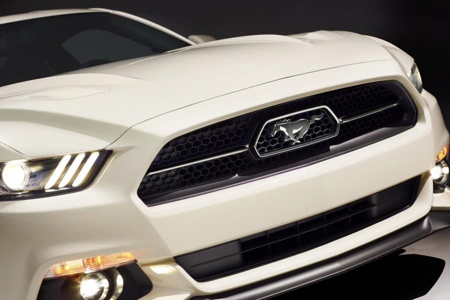  Ford Mustang GT 50th Anniversary Edition 2015 года  (фото 16 из 24)